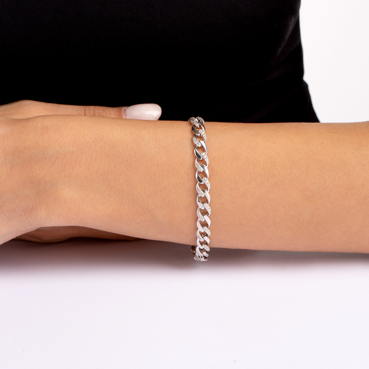 دستبند نقره کارتیه نگین دار گالری طلا پرسته