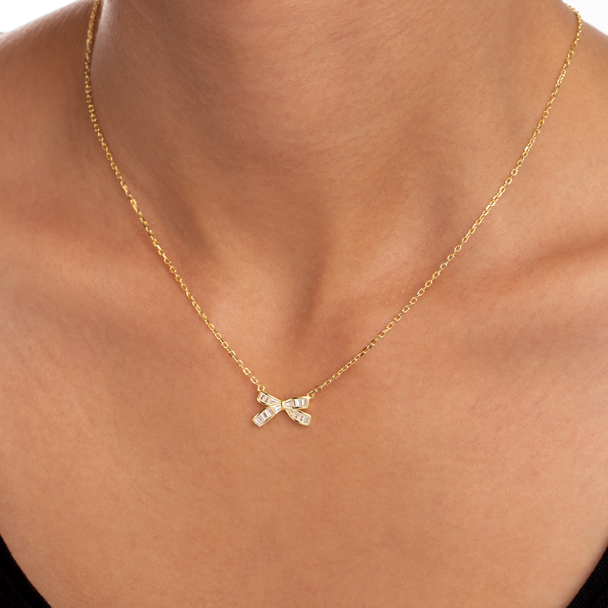 گردنبند نقره نگین دار پاپیون سفید گالری طلا پرسته