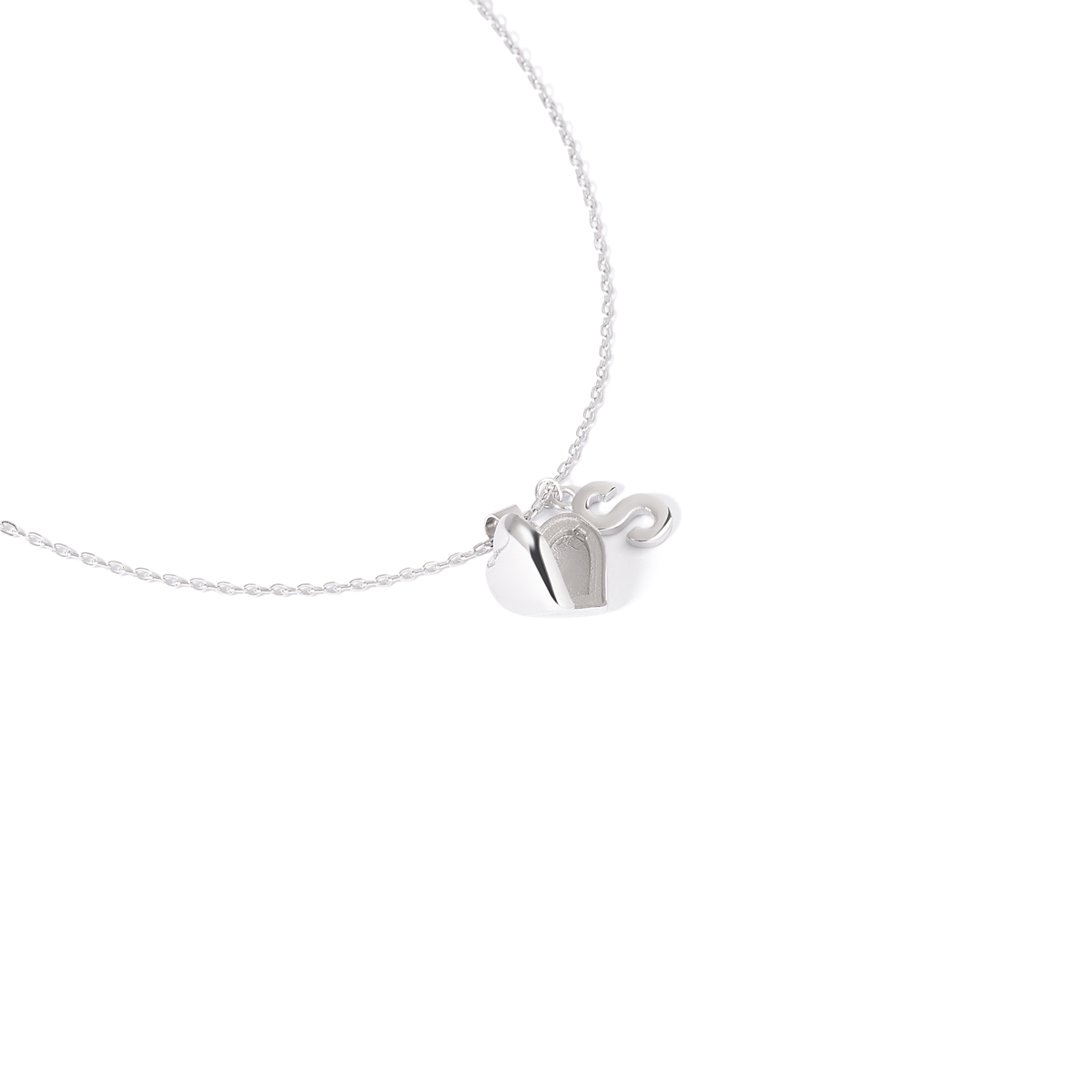 گردنبند نقره قلب و حرف S گالری طلا پرسته