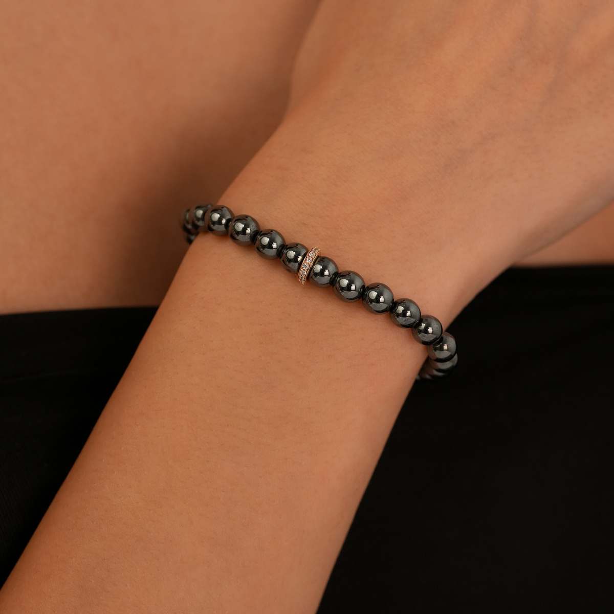 دستبند طلا سنگی حدید تیره و رینگ نگین دار گالری طلا پرسته