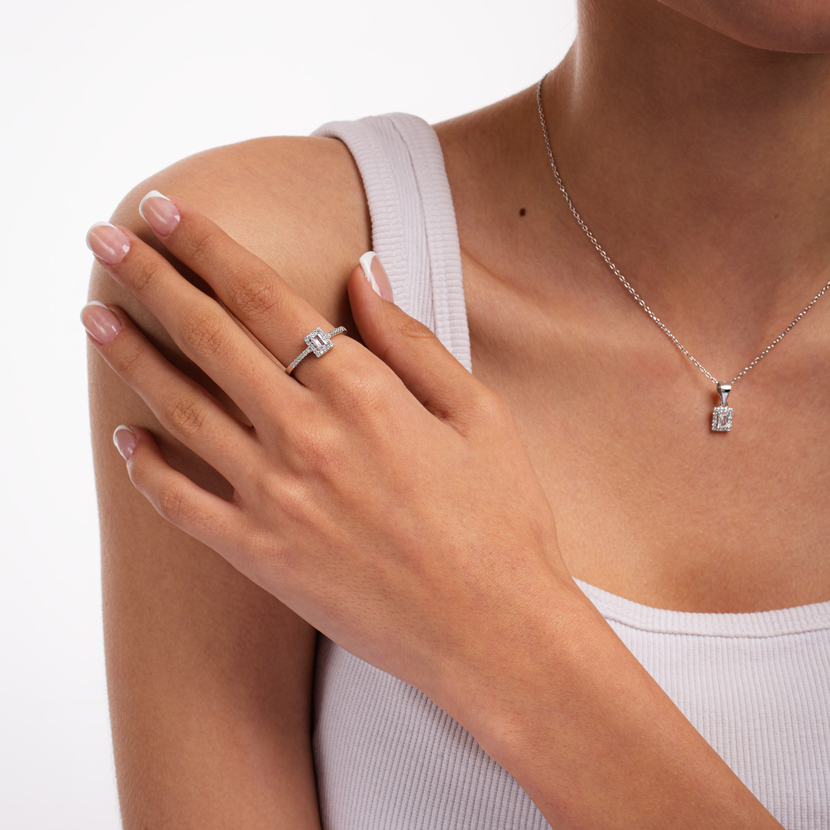 نیم ست نقره نگین دار مستطیل سفید گالری طلا پرسته