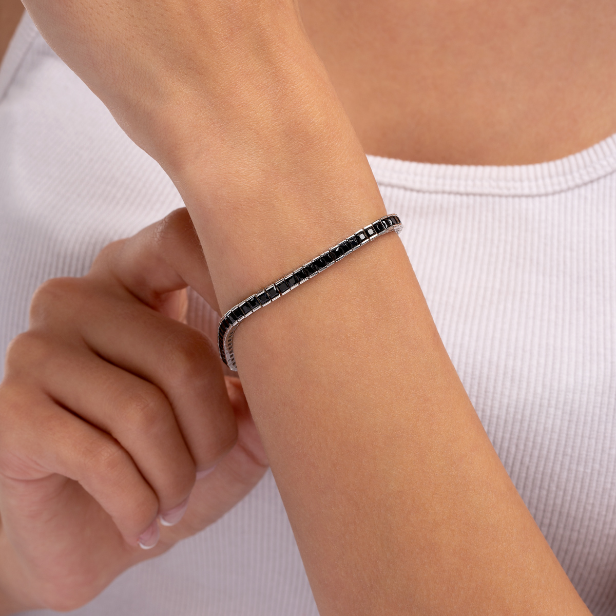 دستبند نقره تنیسی مشکی گالری طلا پرسته