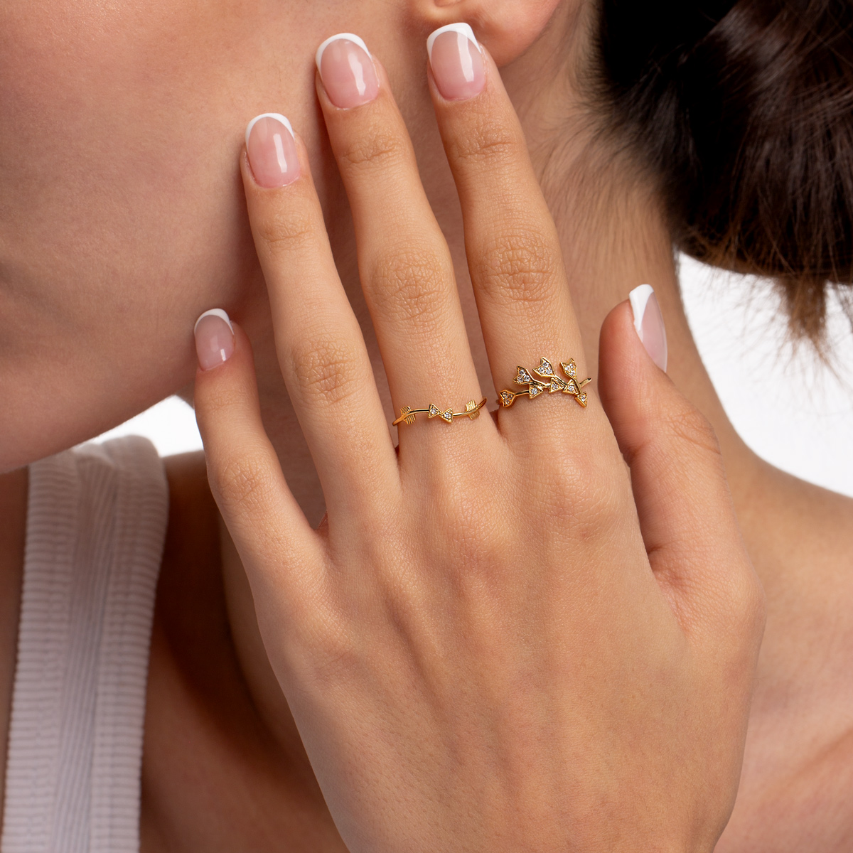 انگشتر طلا نگین دار تیرِ کمان گالری طلا پرسته