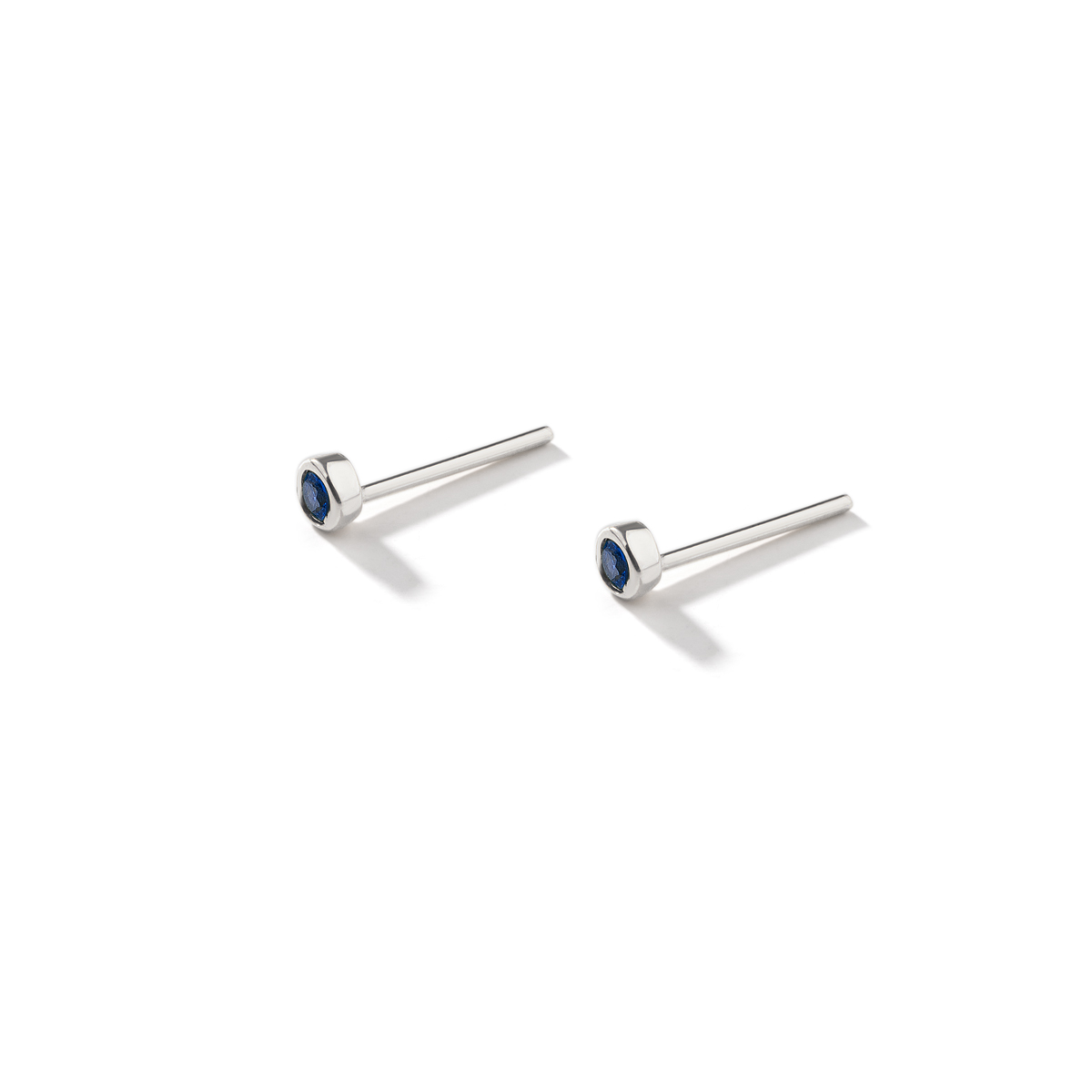 گوشواره نقره لونا سرمه ای گالری طلا پرسته